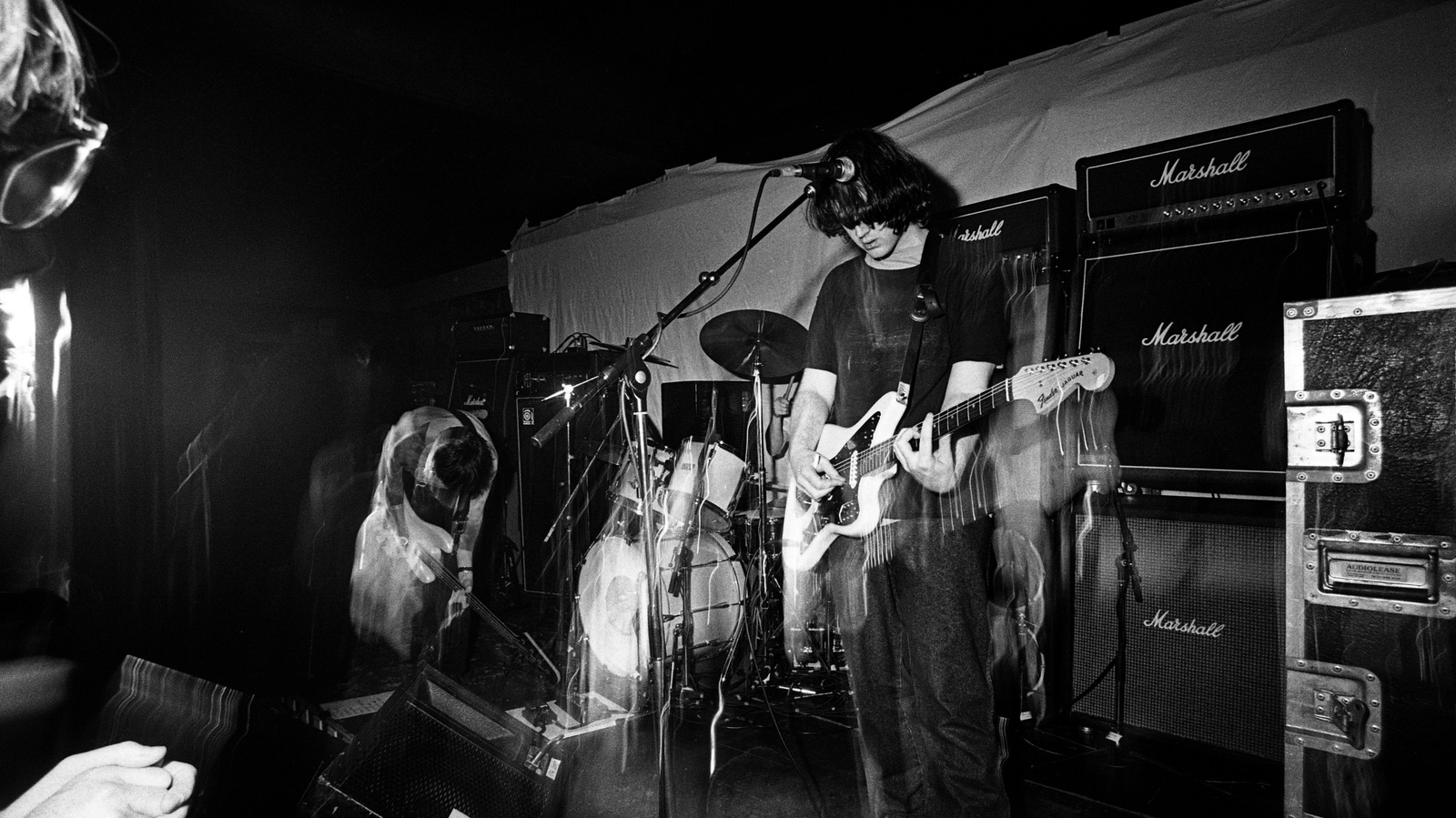 5 álbuns clássicos que definem o Shoegaze dos anos 90