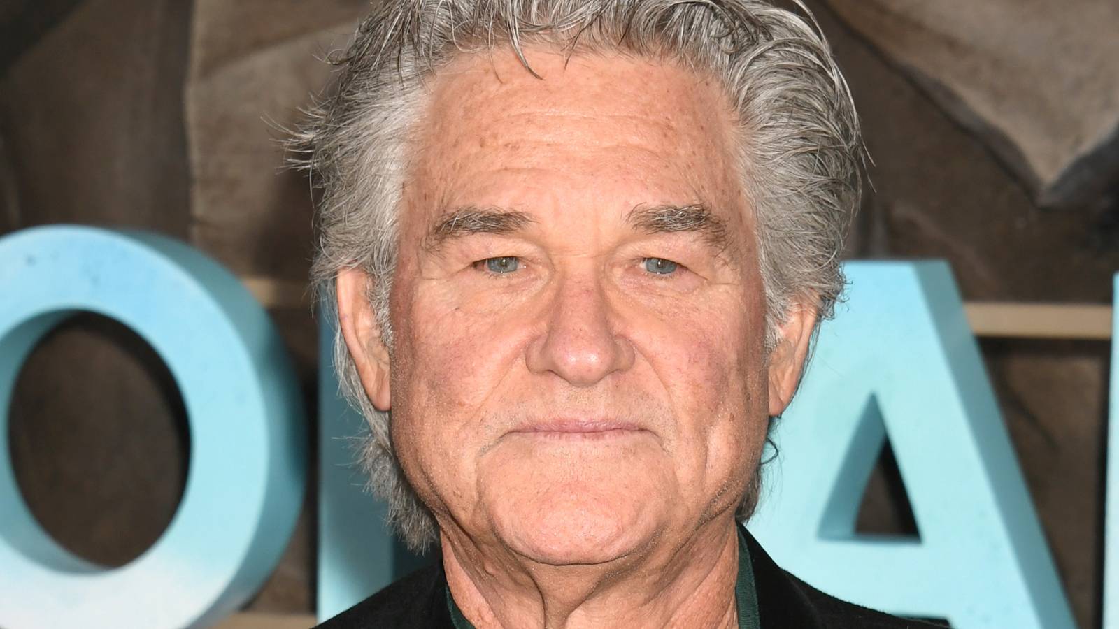 A franquia de ficção científica de sucesso de Kurt Russell finalmente terá uma sequência oficial 30 anos depois