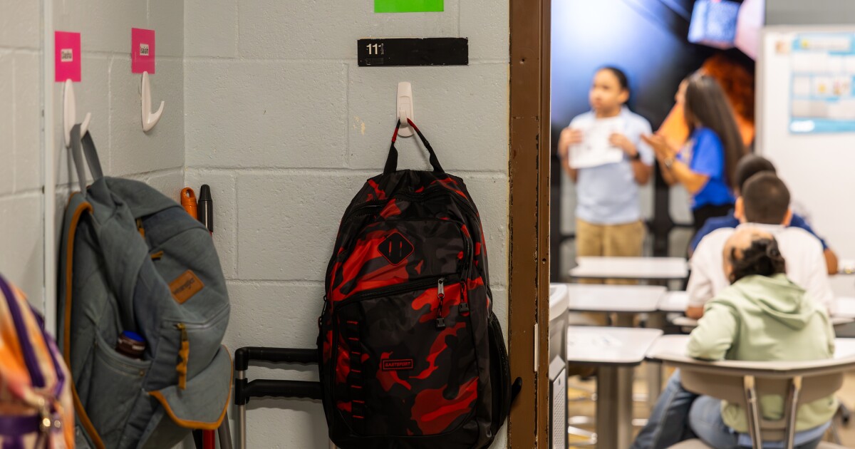 AISD melhora pontuações STAAR à medida que falantes de espanhol ficam para trás