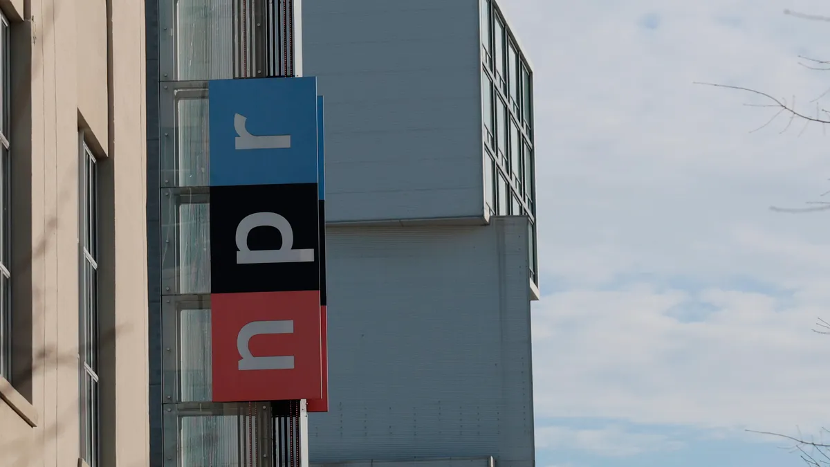 Acordo com estação de rádio expande sinal NPR para oeste e norte do condado