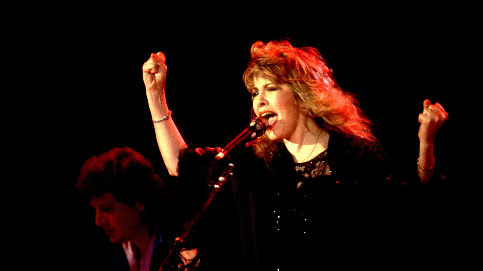 As 5 melhores músicas solo de Stevie Nicks que não chegam aos dezessete
