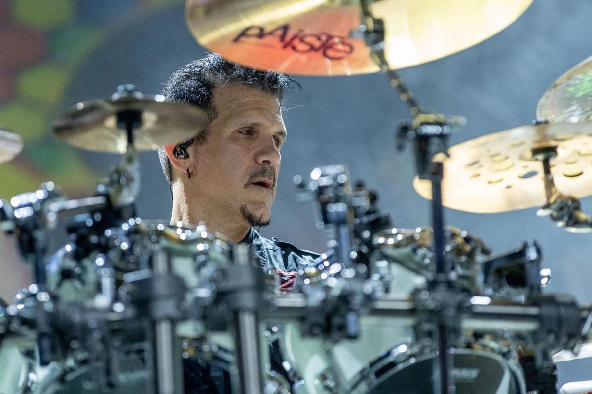 Benante 'fica de fora' nos próximos shows do Anthrax devido a lesão