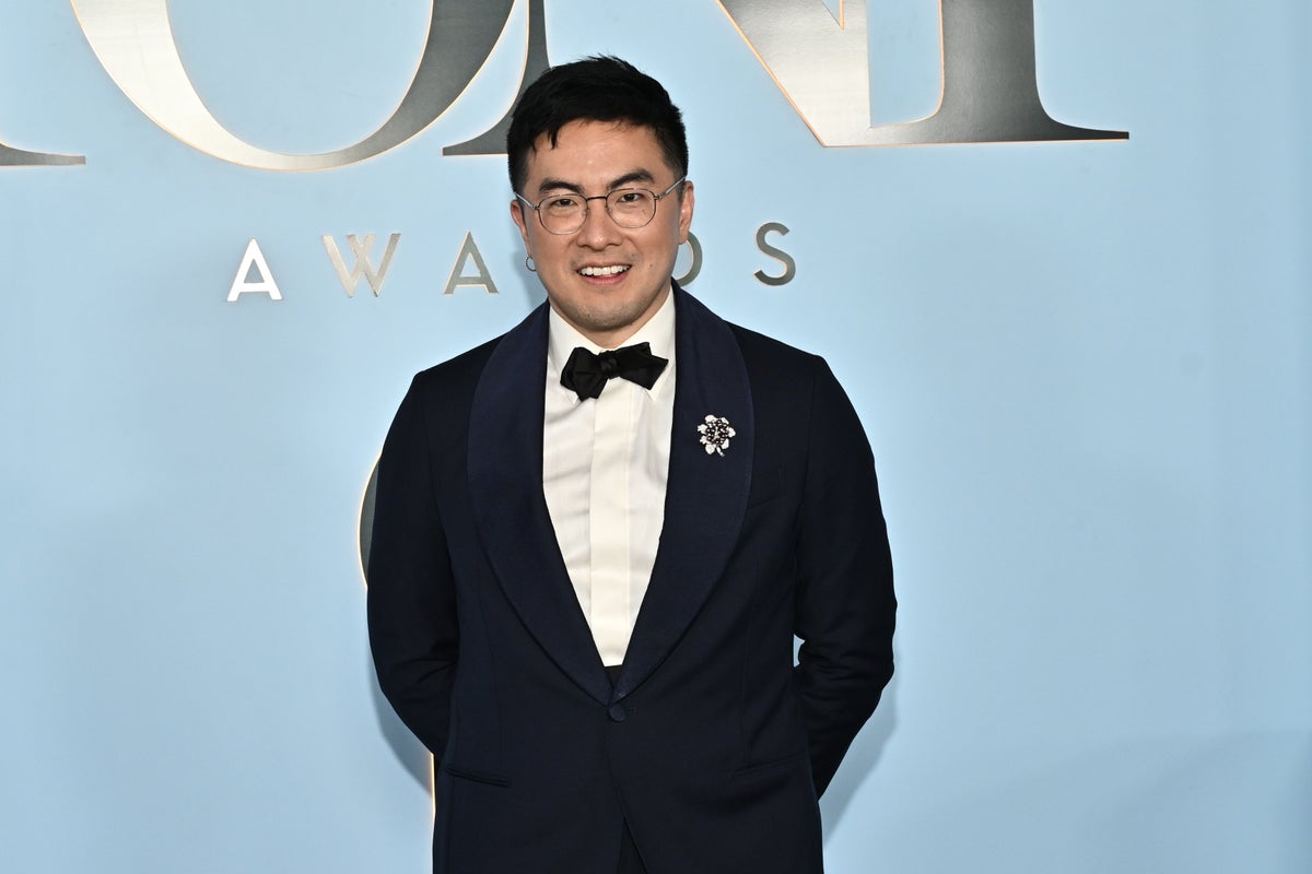 Bowen Yang revela por que saiu do SNL no meio da temporada