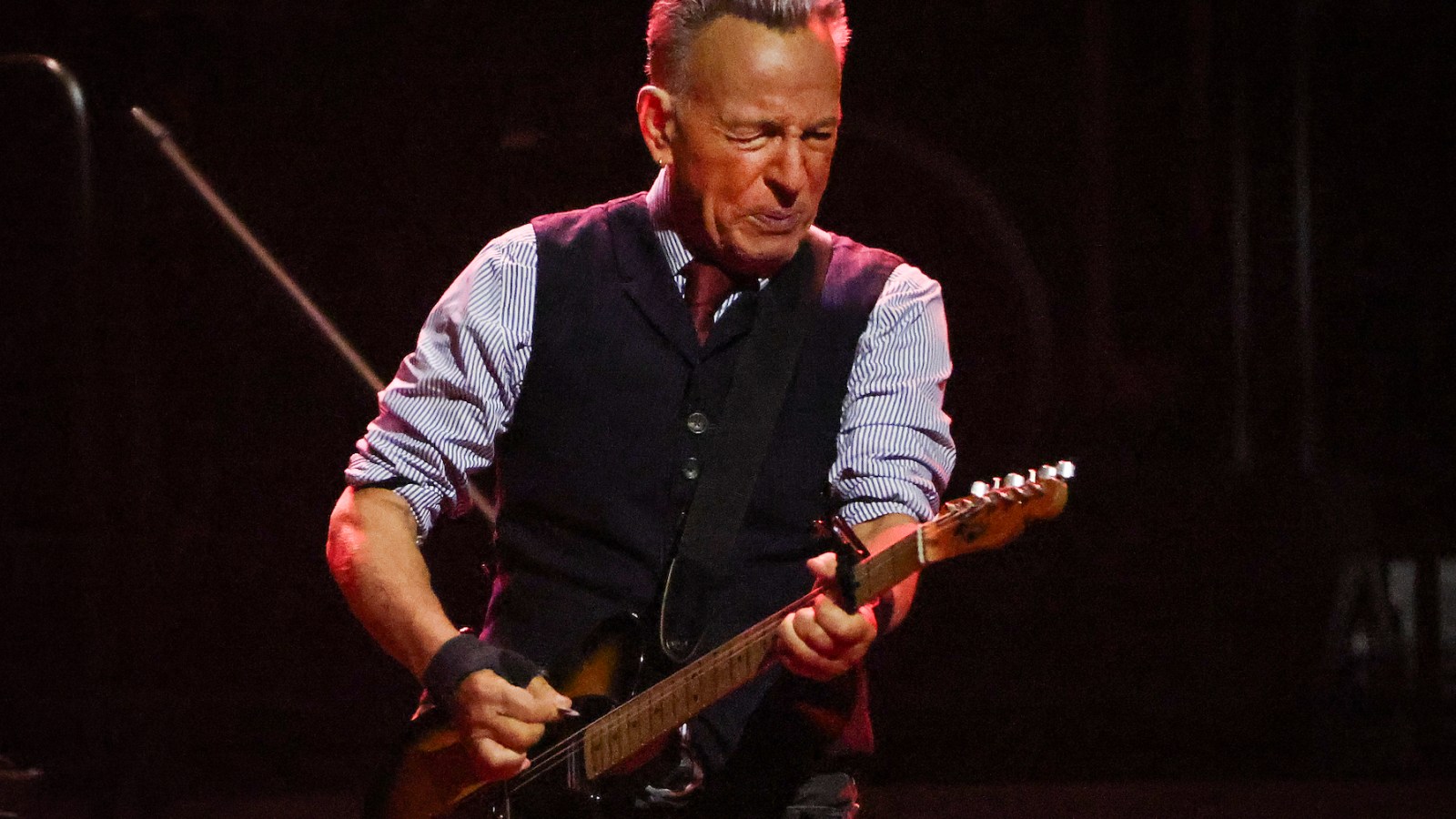 Bruce Springsteen canta 'People Have the Power' com Bono e Patti Smith