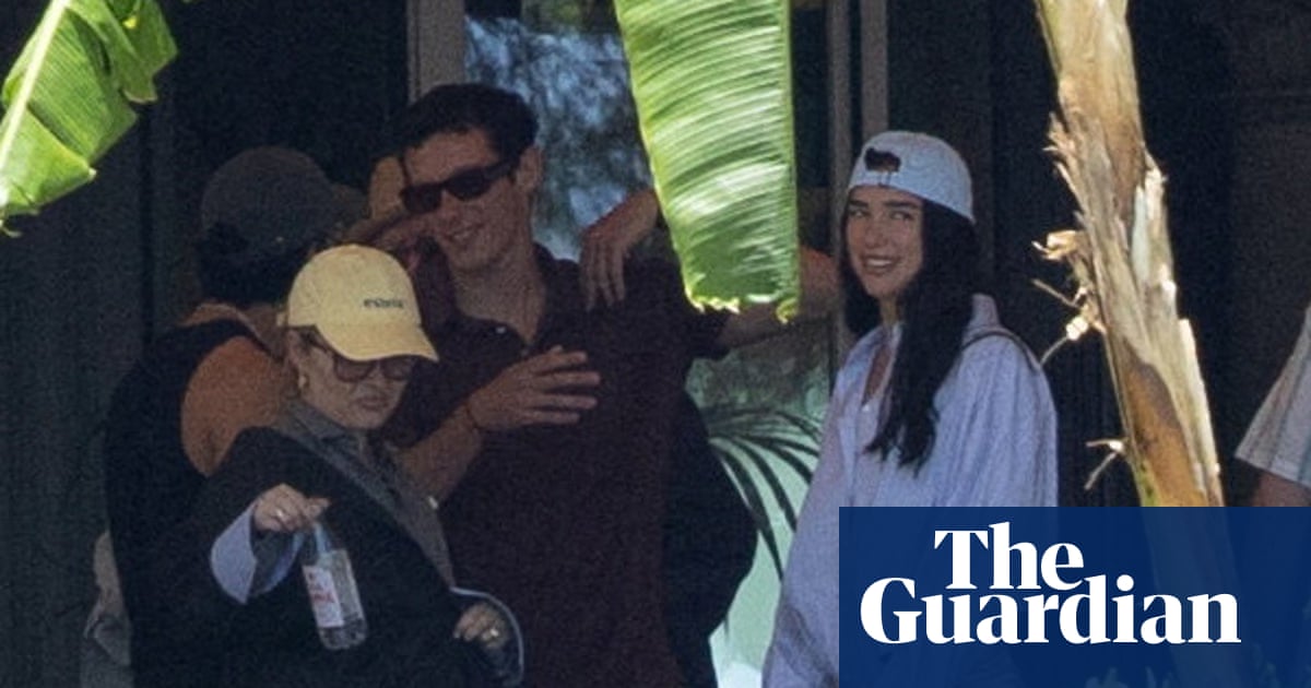 Casamento de Dua Lipa e Callum Turner divide Palermo: 'Eu entenderia se fosse pelo Papa' | Dua Lipa