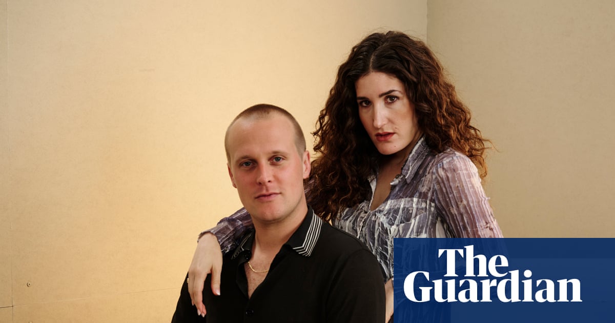 'É tão difícil nas duas direções': John Early e Kate Berlant sobre fazer você rir e chorar na nova sátira do influenciador | Filmes de comédia