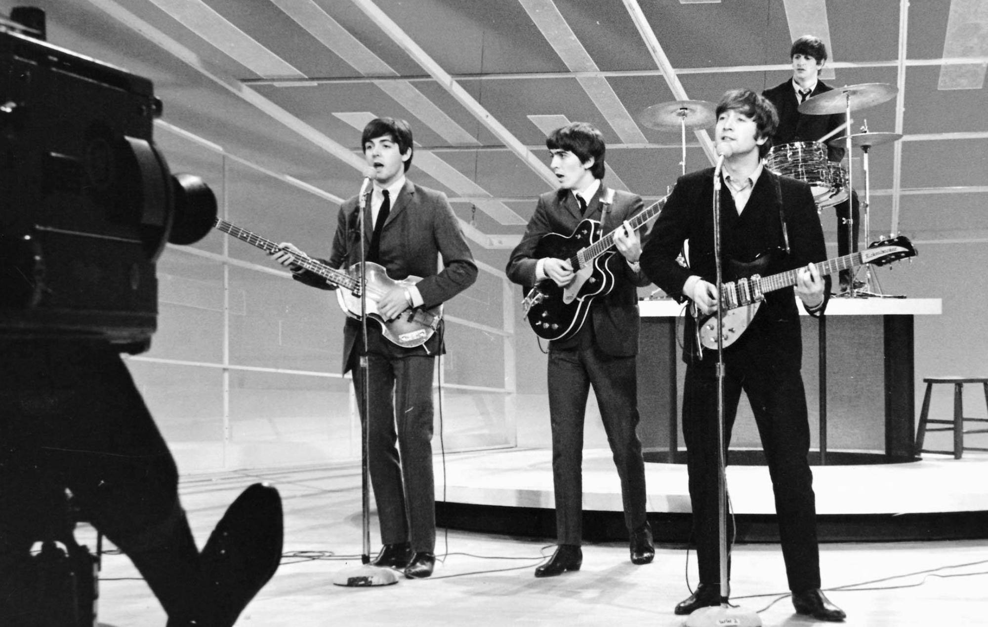 Encontradas imagens desaparecidas da performance de 'Top Of The Pops' dos Beatles em 1964