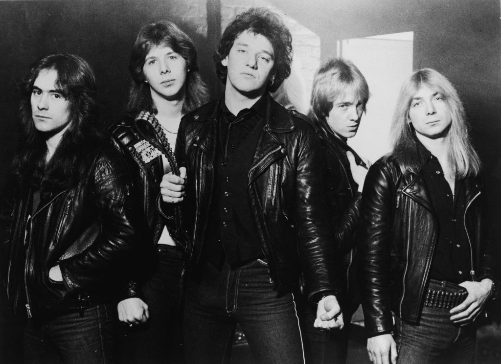 Iron Maiden impõe área livre de telefone no show de Paris