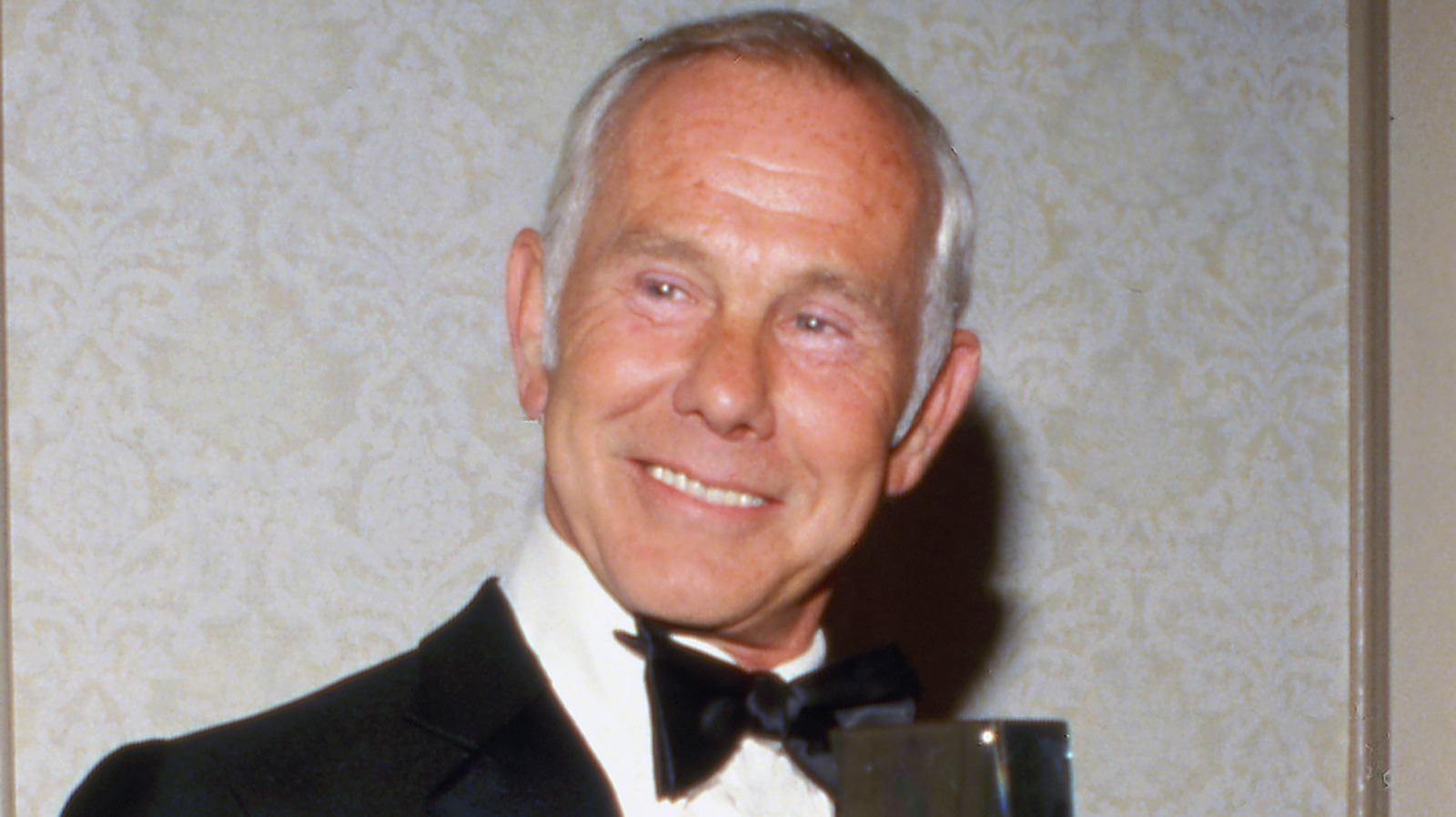 Johnny Carson co-criou uma sitcom esquecida da Fox, estrelada por uma lenda de Hollywood