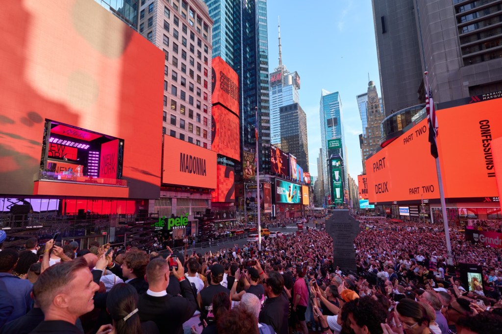 Madonna estreia novo local secreto em Nova York, The Square: Inside Look