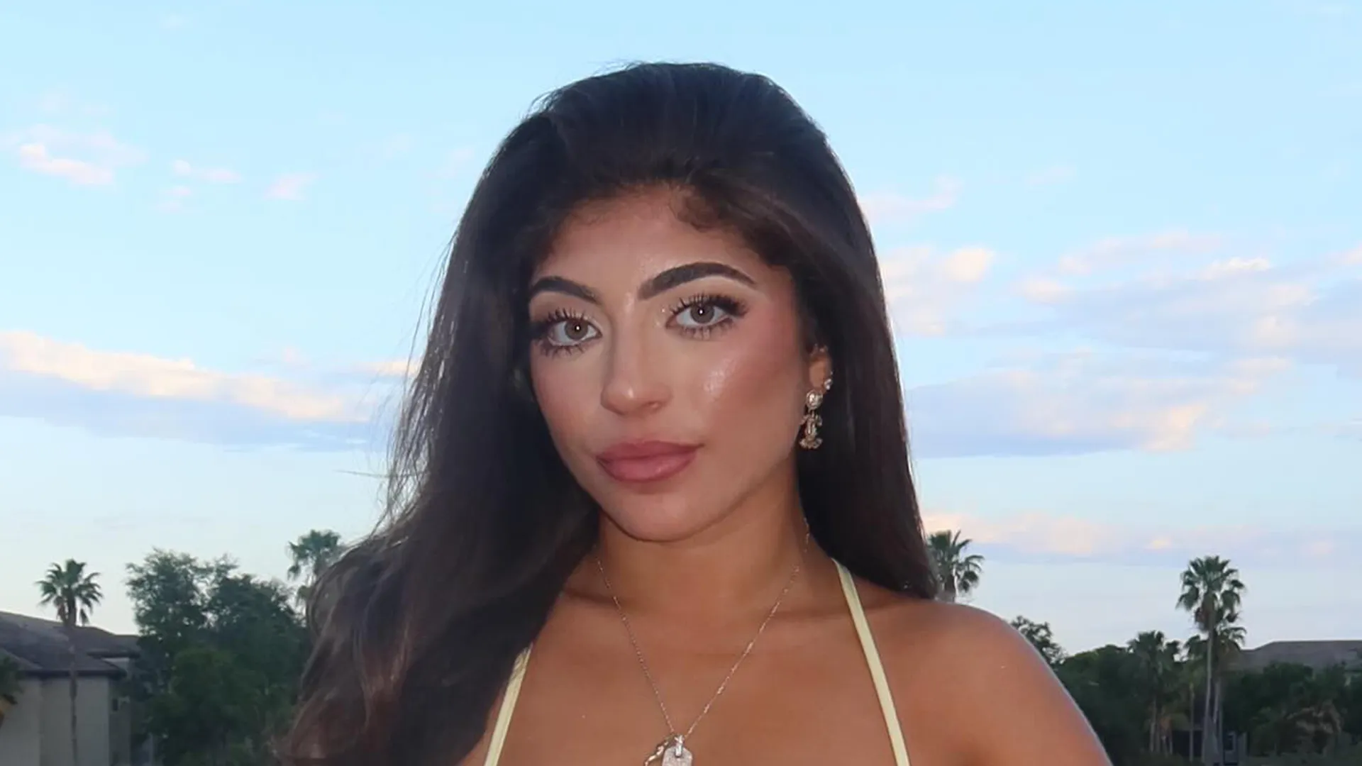 Milania, filha da estrela de RHONJ, Teresa Giudice, 20, presa por agressão em caso de violência doméstica