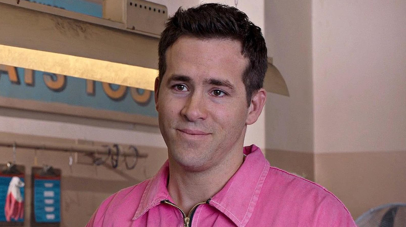 O brilhante escritor por trás de Persépolis dirigiu a melhor performance de Ryan Reynolds