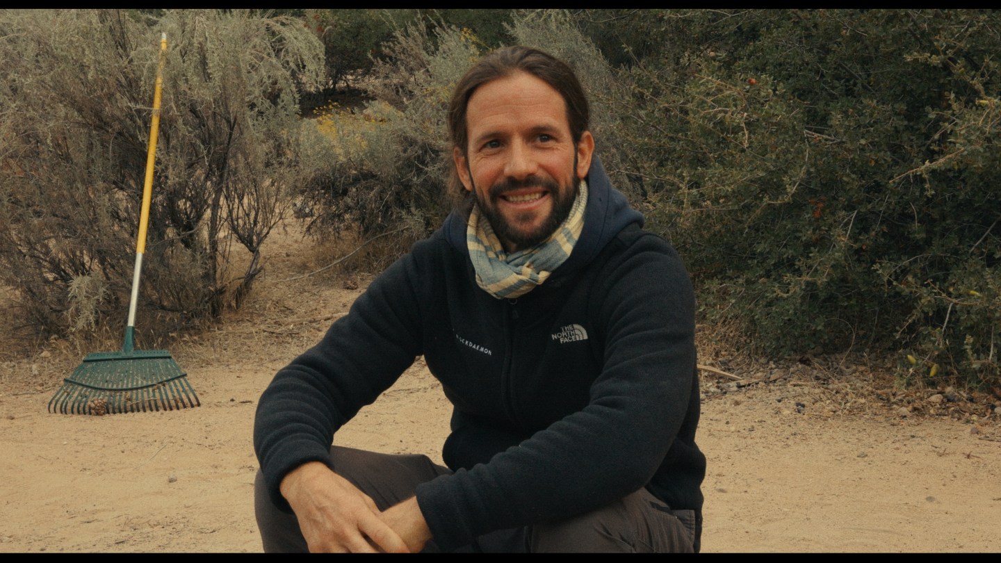 O falecido ator Christian Oliver aparece no documento espiritual ‘Vision Quest’