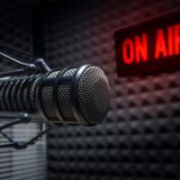 O rádio permanece resiliente à medida que os americanos se afastam da mídia baseada em algoritmos. | História