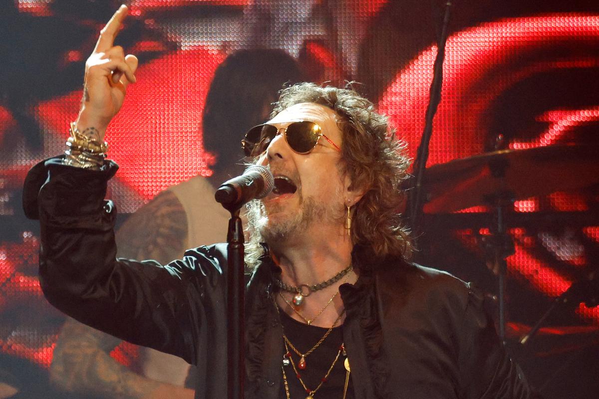 O vocalista do Black Crowes responde depois que comentários no palco se tornam virais