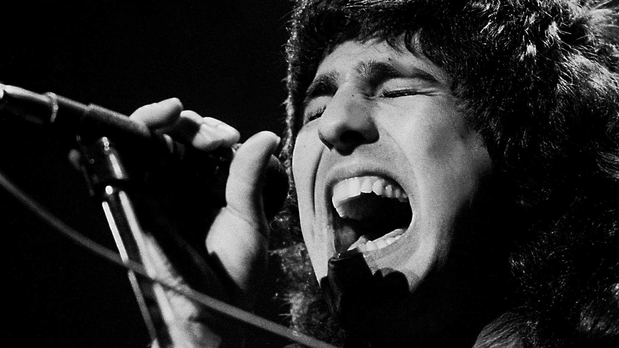 Relembrando quando Journey contratou (e demitiu) um vocalista antes que ele pudesse contribuir muito para a banda em 1977