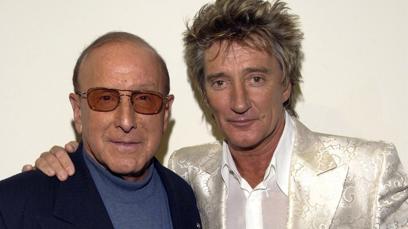 Rod Stewart, Carlos Santana e Patti Smith prestam homenagem a Clive Davis
