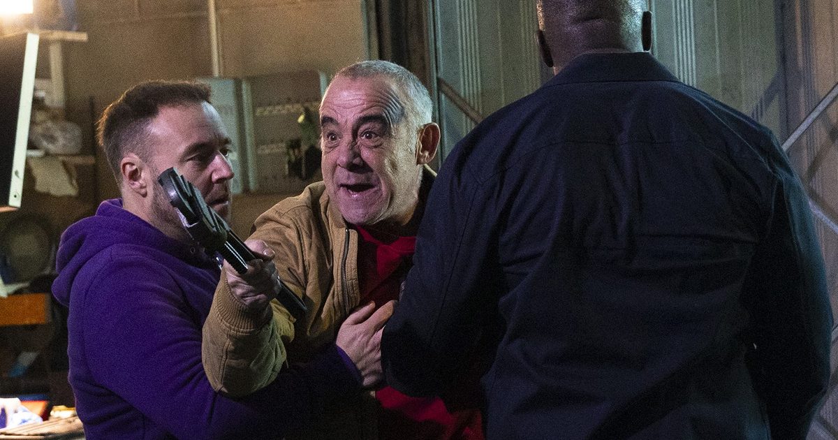 Spoilers de Coronation Street para a próxima semana: terror com armas de Carl e Kevin Webster