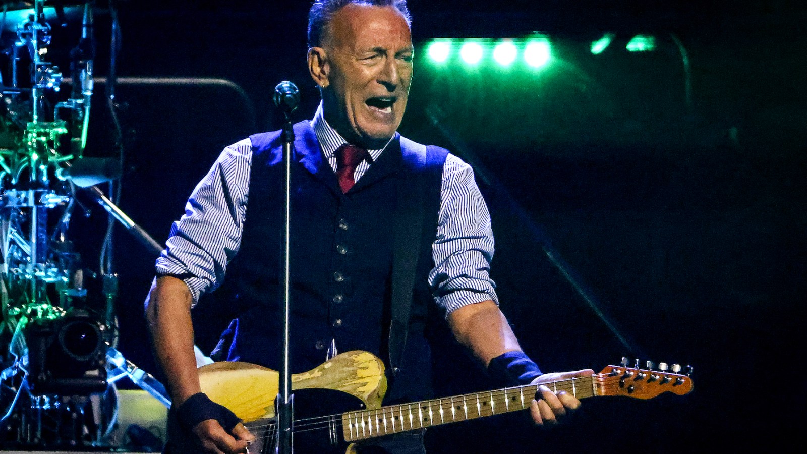 Veja Bruce Springsteen tocar com Jon Bon Jovi no 'Music America'
