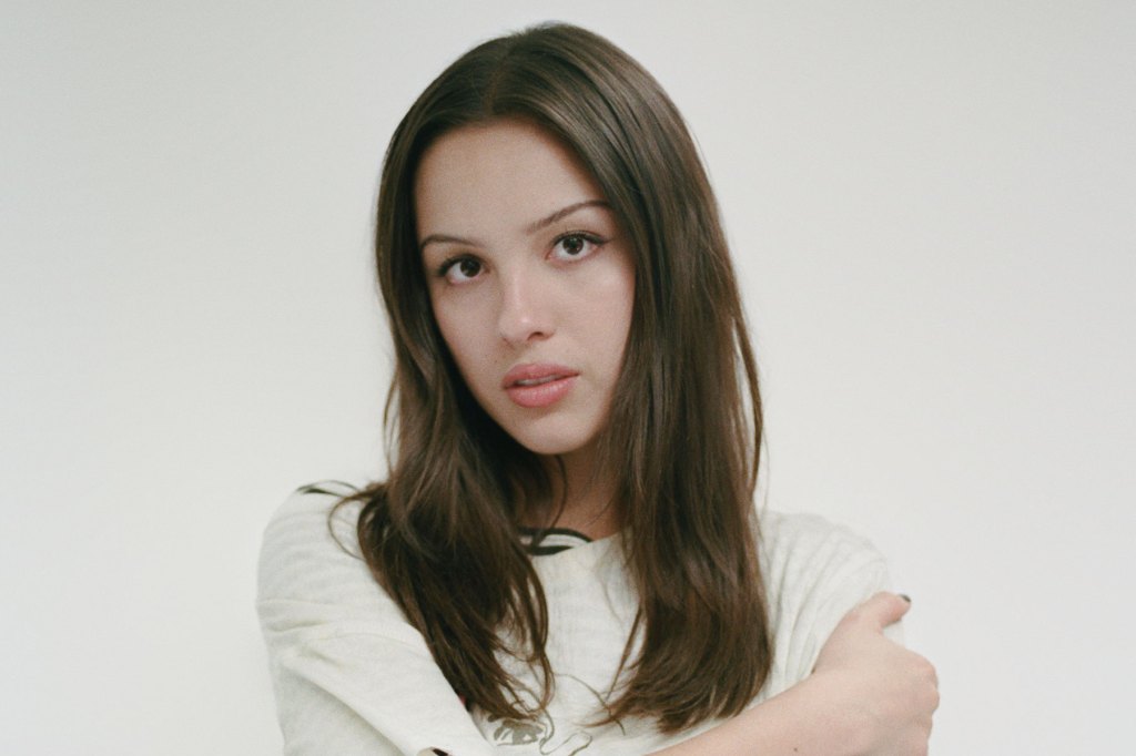 'You Seem Pretty Sad' de Olivia Rodrigo chega ao primeiro lugar na Billboard 200